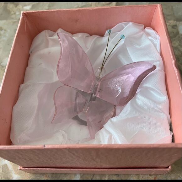 Crystal pink butterfly on clear globe base, brand new in a box, unique, 3x3 - Picture 1 of 10